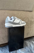 Tênis Louis Vuitton Cinza e Branco