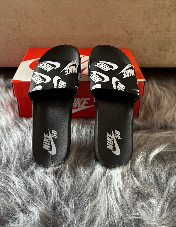 Slide Nike Preto com Branco