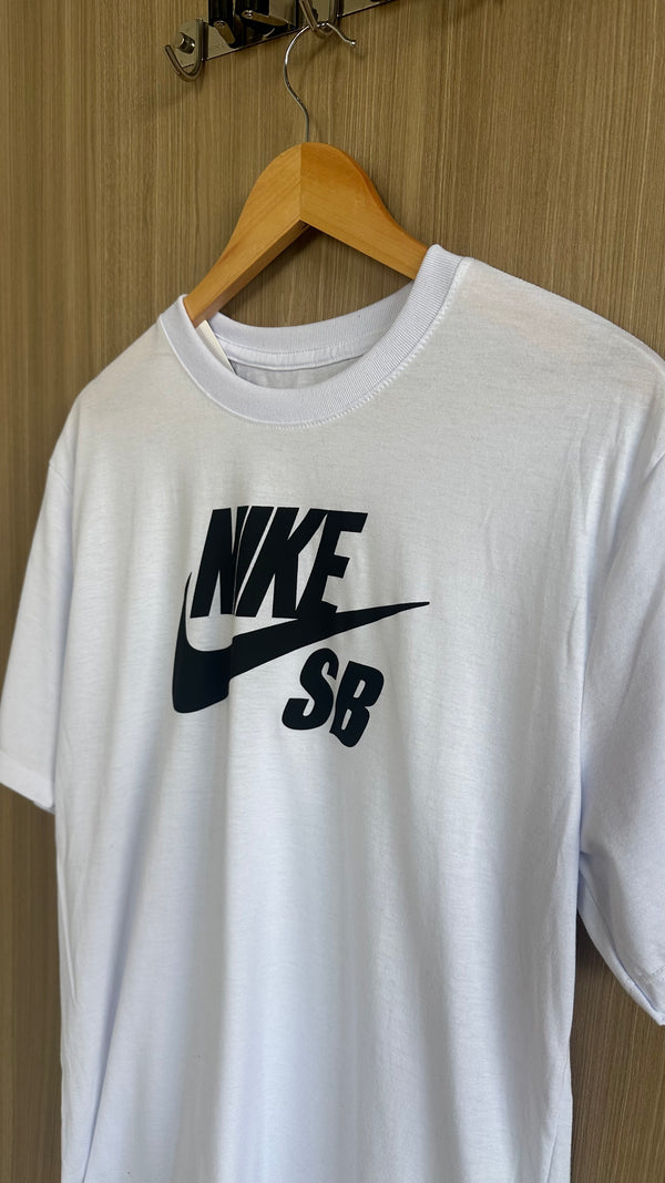 Camiseta Nike Branca