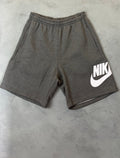 Bermuda Moletom Nike Cinza Chumbo