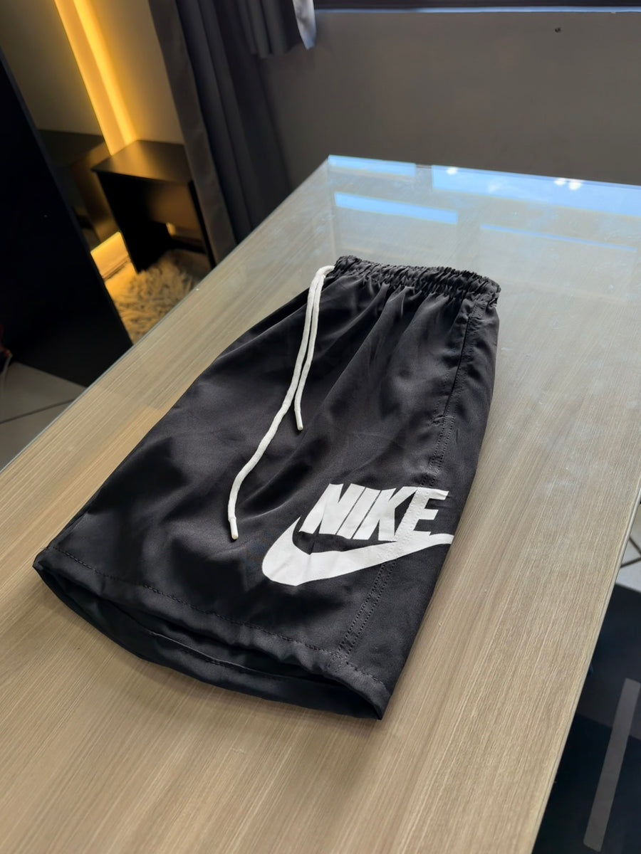 Bermuda Nike Preta