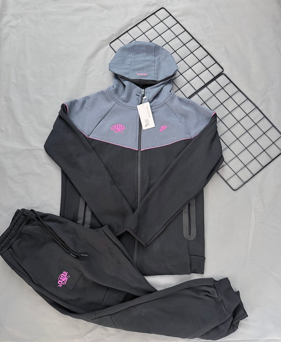 Conjunto Nike colab Syna