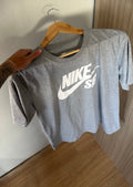 Camiseta Nike Cinza