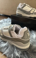 Tênis Louis Vuitton Cinza e Branco