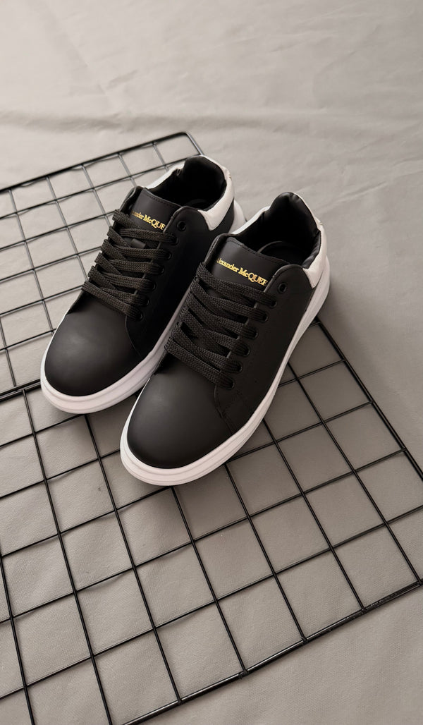 Tênis Alexander McQueen Preto e Branco