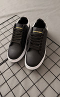 Tênis Alexander McQueen Preto e Branco
