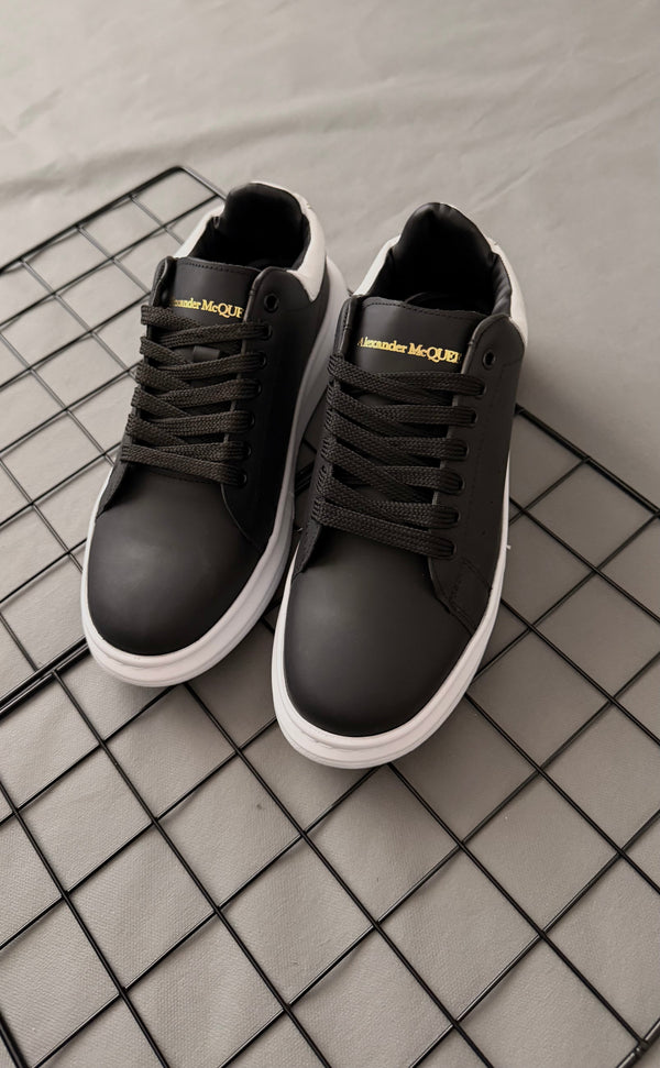 Tênis Alexander McQueen Preto e Branco